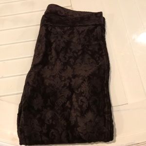 HUE Floral pattern corduroy style stretch pants size S